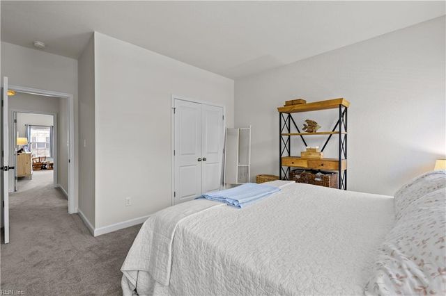 1109 Chatham LN, Chesapeake, VA 23320
