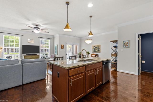 1109 Chatham LN, Chesapeake, VA 23320