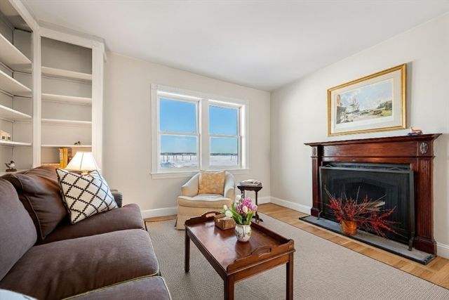 1 Shore Ave, Salem, MA 01970