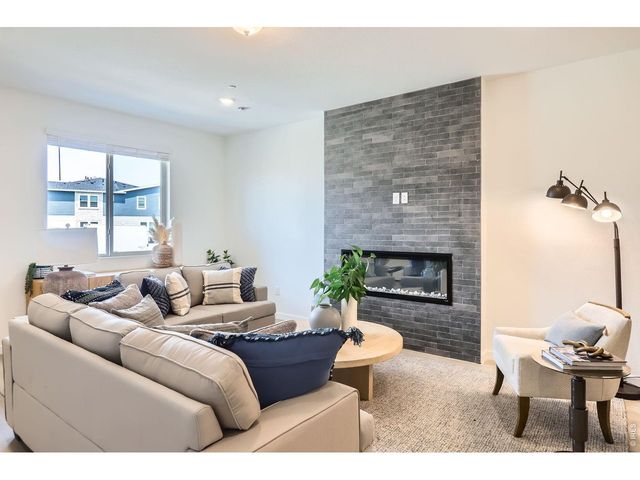 2844 Bear Springs Cir, Longmont, CO 80503