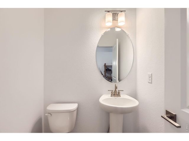 2844 Bear Springs Cir, Longmont, CO 80503