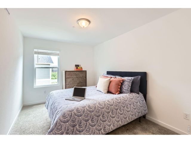2844 Bear Springs Cir, Longmont, CO 80503