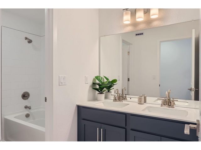 2844 Bear Springs Cir, Longmont, CO 80503