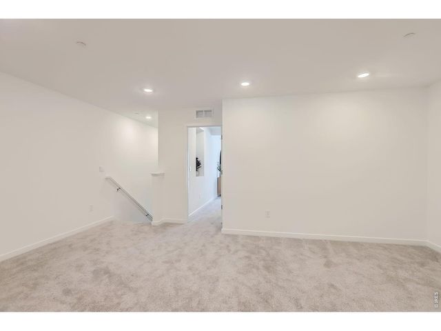 2844 Bear Springs Cir, Longmont, CO 80503