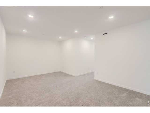 2844 Bear Springs Cir, Longmont, CO 80503