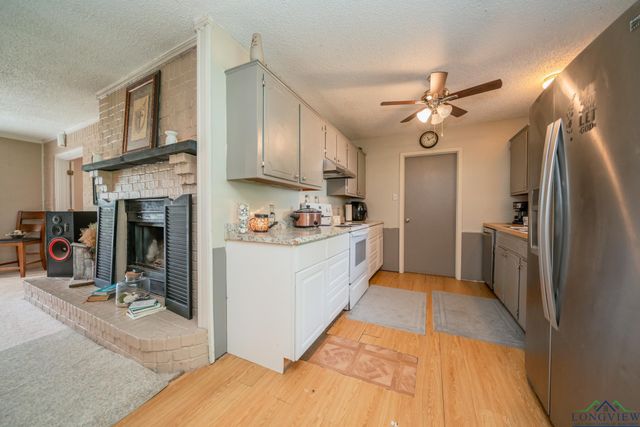 305 Dalee Dr, Hallsville, TX 75650