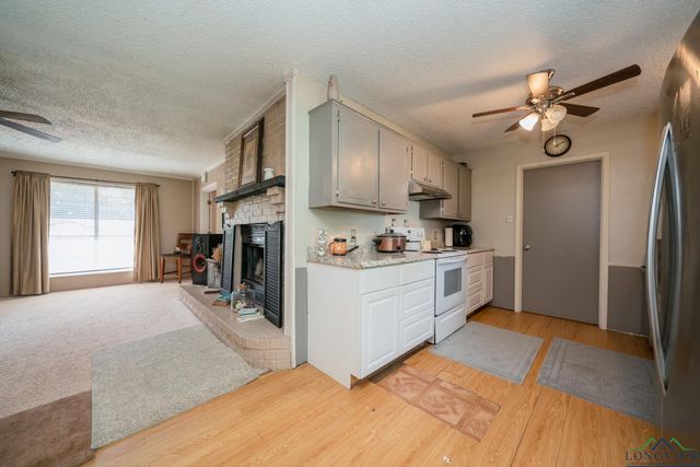 305 Dalee Dr, Hallsville, TX 75650