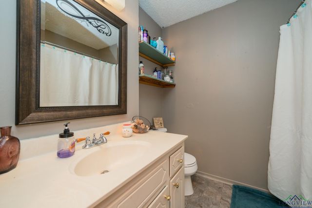 305 Dalee Dr, Hallsville, TX 75650