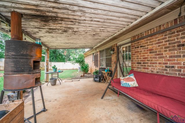 305 Dalee Dr, Hallsville, TX 75650