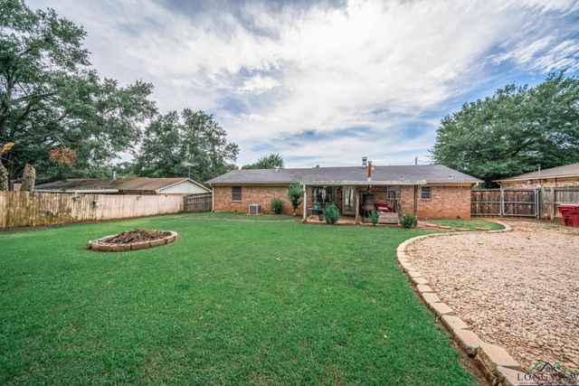 305 Dalee Dr, Hallsville, TX 75650