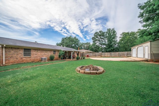 305 Dalee Dr, Hallsville, TX 75650