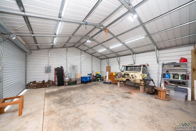 305 Dalee Dr, Hallsville, TX 75650