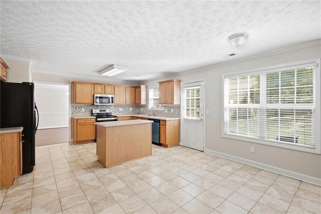 2049 Town Square Drive, Mcdonough, GA 30253