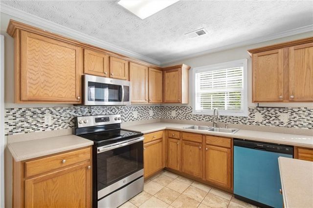 2049 Town Square Drive, Mcdonough, GA 30253