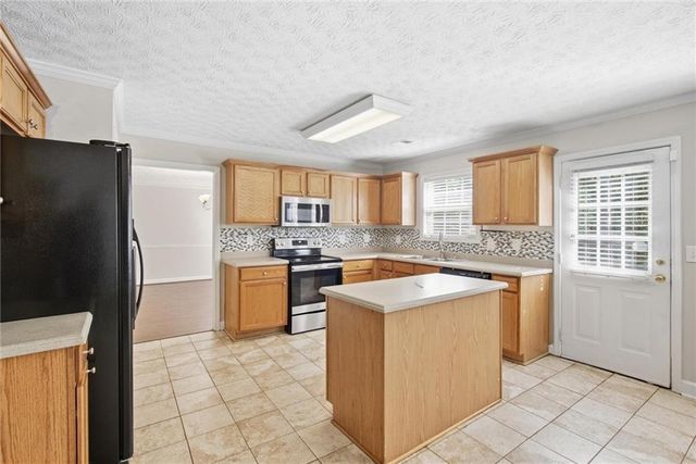 2049 Town Square Drive, Mcdonough, GA 30253