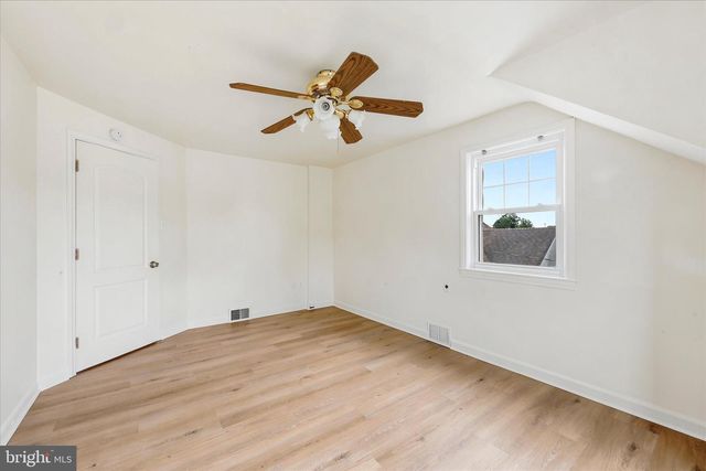 3007 NAAMANS CREEK RD, Upper Chichester, PA 19061