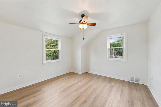 3007 NAAMANS CREEK RD, Upper Chichester, PA 19061