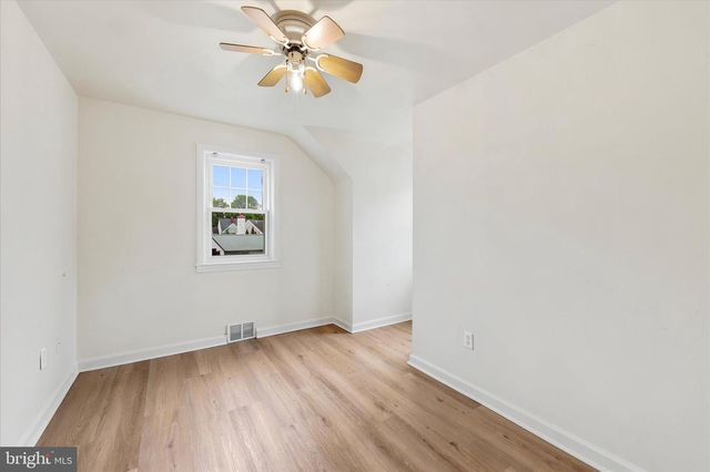 3007 NAAMANS CREEK RD, Upper Chichester, PA 19061