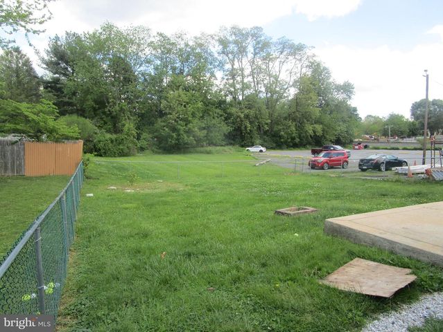 3007 NAAMANS CREEK RD, Upper Chichester, PA 19061