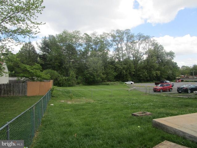 3007 NAAMANS CREEK RD, Upper Chichester, PA 19061