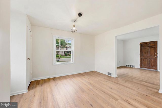3007 NAAMANS CREEK RD, Upper Chichester, PA 19061