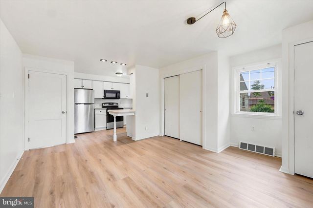 3007 NAAMANS CREEK RD, Upper Chichester, PA 19061
