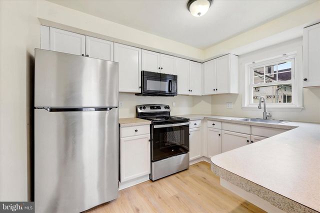 3007 NAAMANS CREEK RD, Upper Chichester, PA 19061
