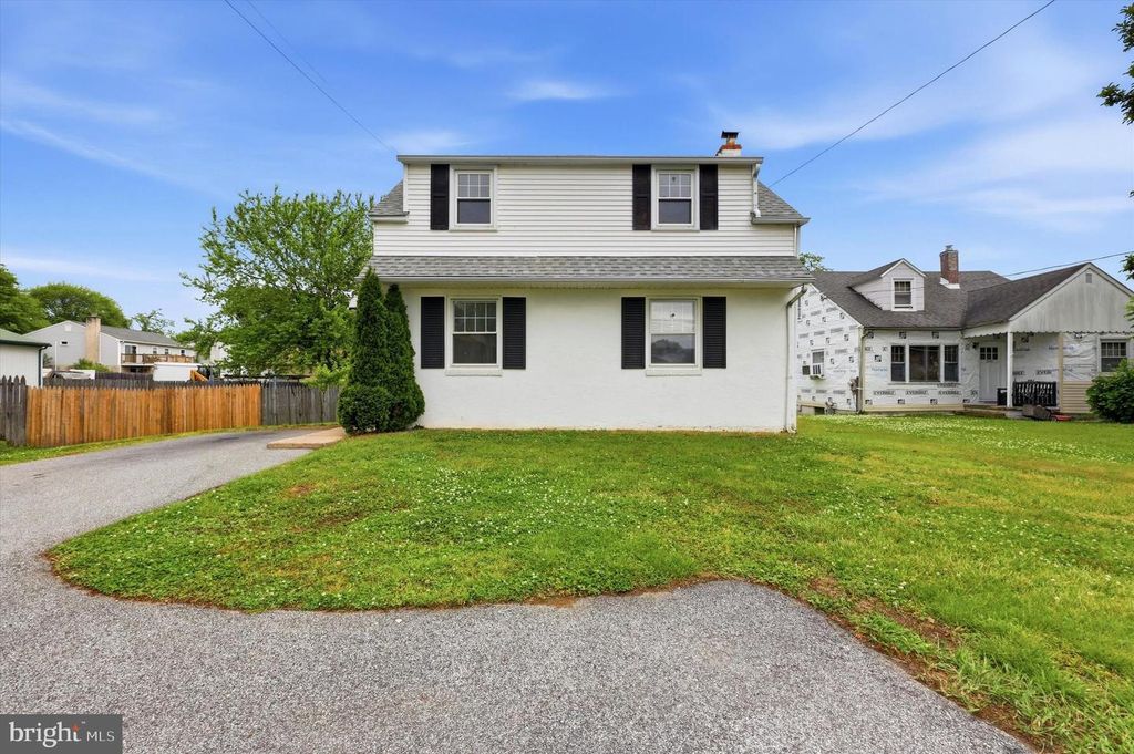 3007 NAAMANS CREEK RD, Upper Chichester, PA 19061