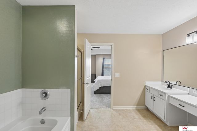 8820 N 158 Street, Bennington, NE 68007