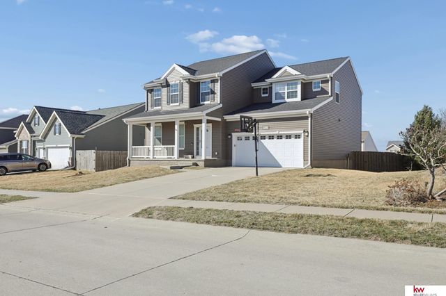 8820 N 158 Street, Bennington, NE 68007