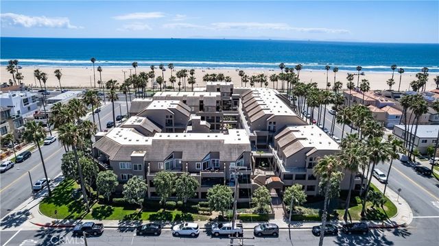 1200 Pacific Coast Highway 209, Huntington Beach, CA 92648