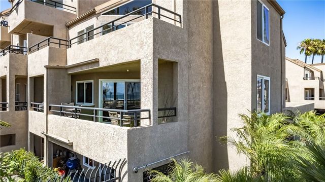 1200 Pacific Coast Highway 209, Huntington Beach, CA 92648