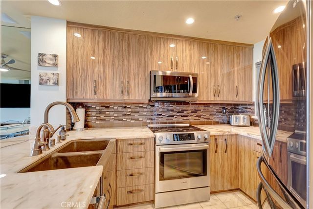 1200 Pacific Coast Highway 209, Huntington Beach, CA 92648