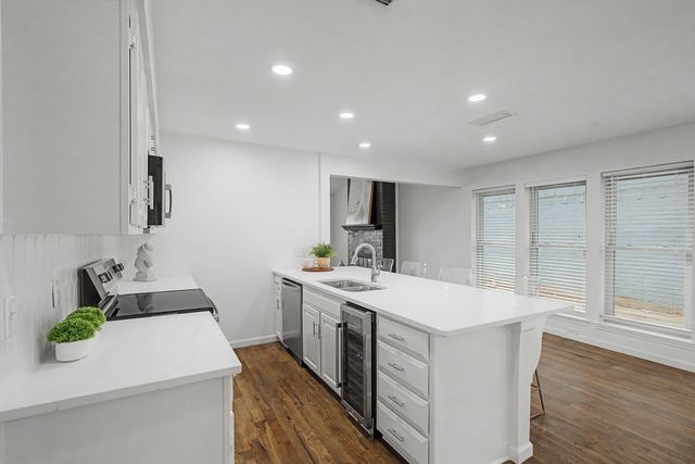 2217 Benbrook Drive, Carrollton, TX 75007