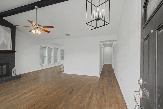 2217 Benbrook Drive, Carrollton, TX 75007