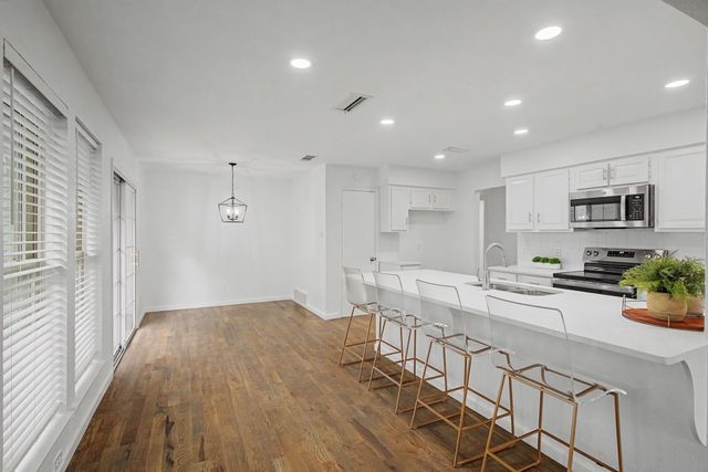 2217 Benbrook Drive, Carrollton, TX 75007