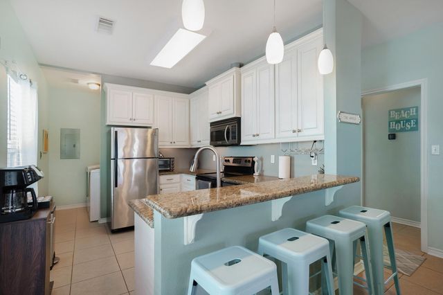 960 B Palmetto Drive, Crystal Beach, TX 77650