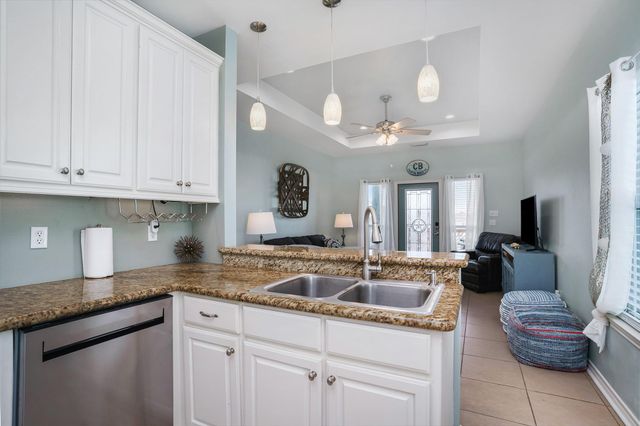 960 B Palmetto Drive, Crystal Beach, TX 77650