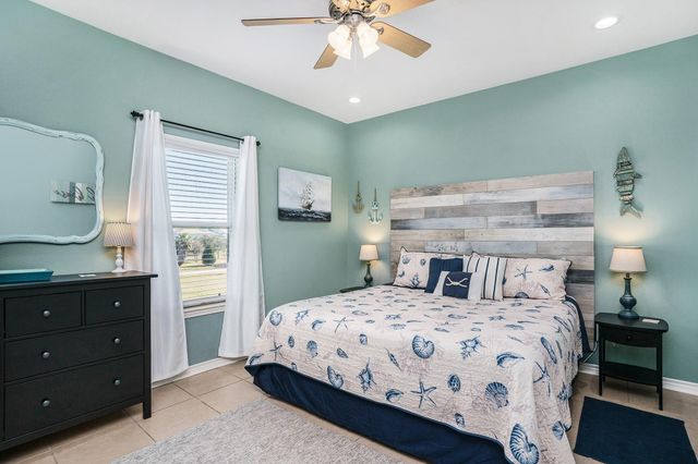 960 B Palmetto Drive, Crystal Beach, TX 77650