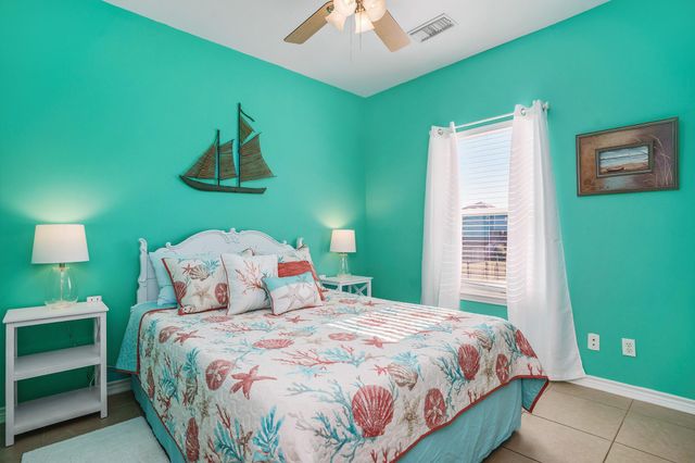 960 B Palmetto Drive, Crystal Beach, TX 77650