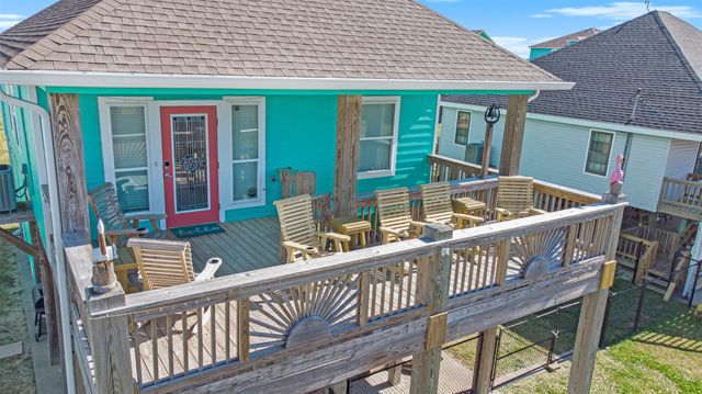 960 B Palmetto Drive, Crystal Beach, TX 77650