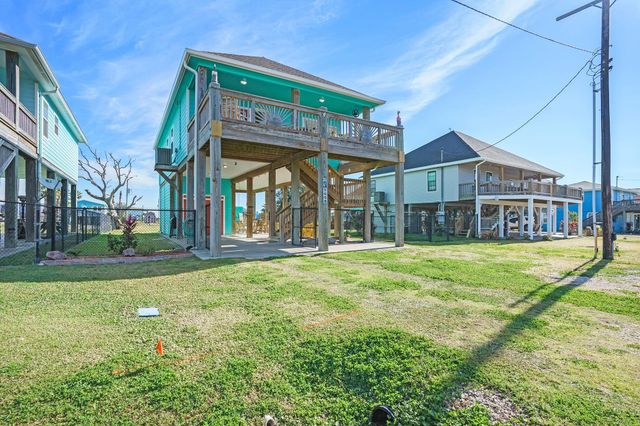 960 B Palmetto Drive, Crystal Beach, TX 77650