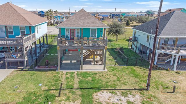 960 B Palmetto Drive, Crystal Beach, TX 77650