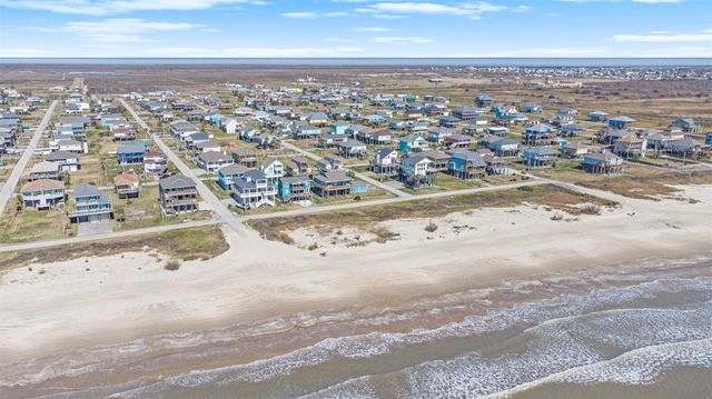 960 B Palmetto Drive, Crystal Beach, TX 77650