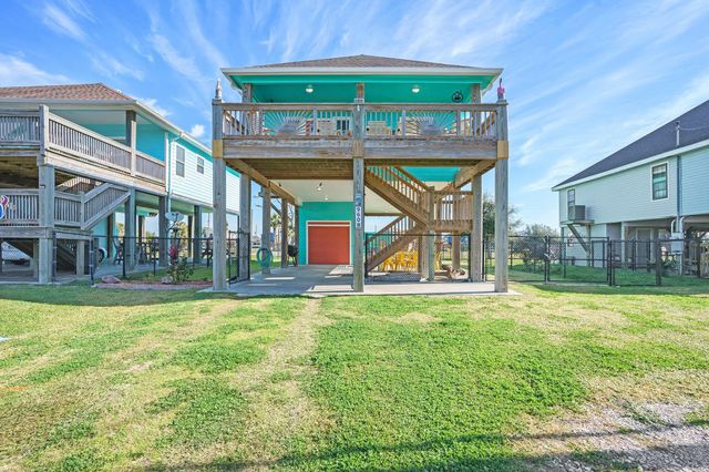 960 B Palmetto Drive, Crystal Beach, TX 77650
