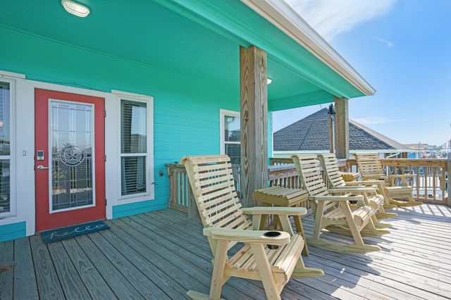 960 B Palmetto Drive, Crystal Beach, TX 77650