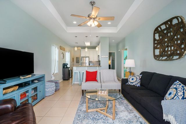 960 B Palmetto Drive, Crystal Beach, TX 77650