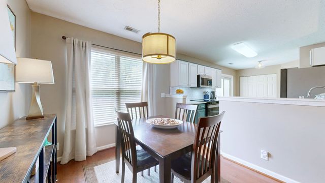 3765 Springwater Dr, Nashville, TN 37221
