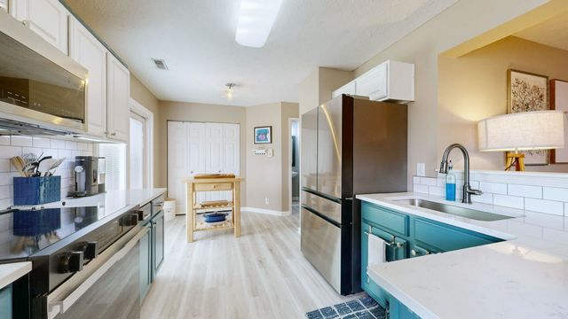 3765 Springwater Dr, Nashville, TN 37221