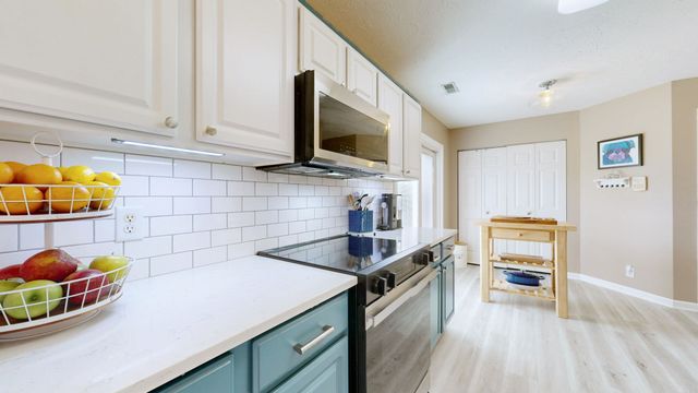 3765 Springwater Dr, Nashville, TN 37221